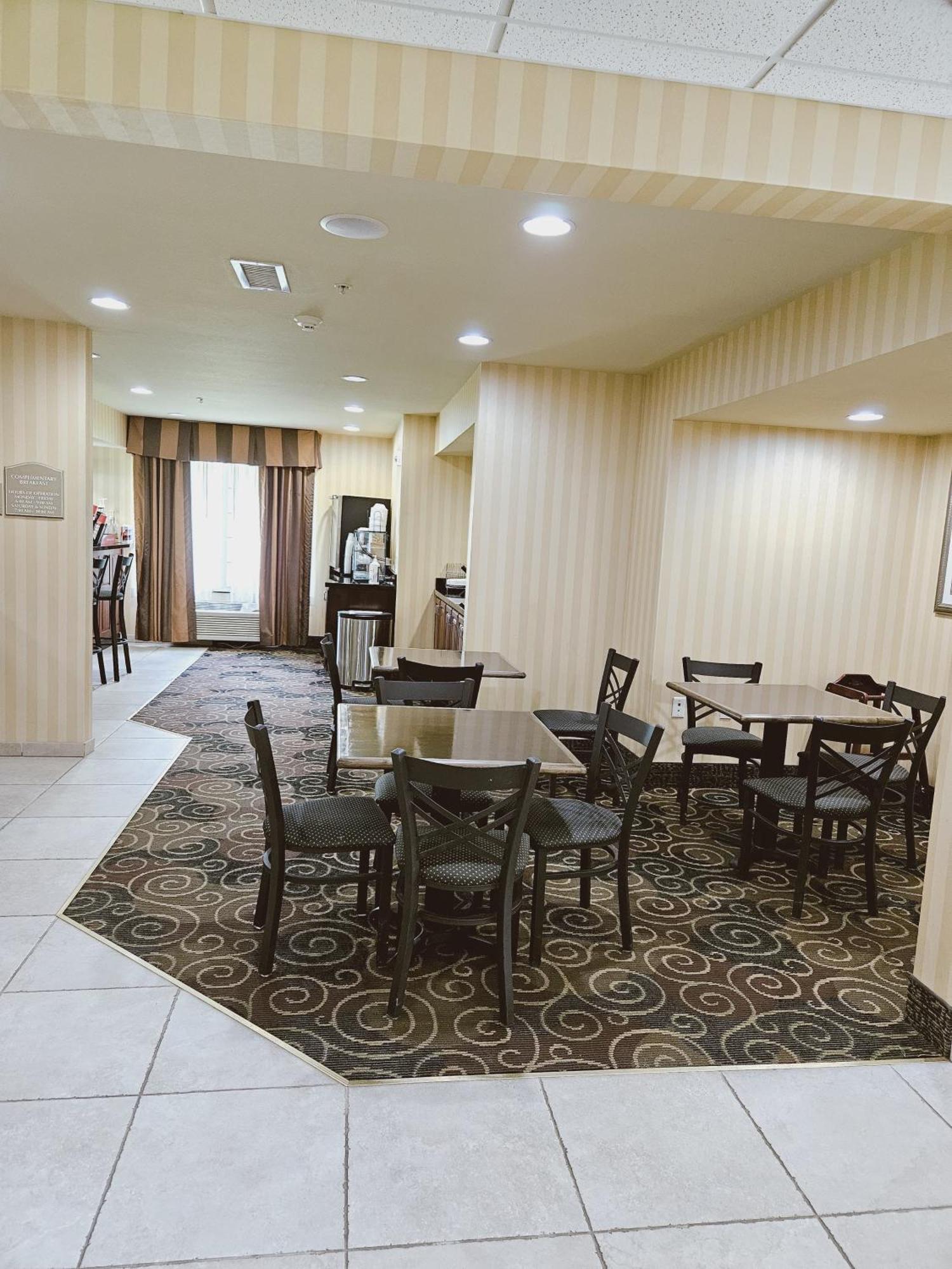 Cobblestone Inn & Suites - Bloomfield المظهر الخارجي الصورة