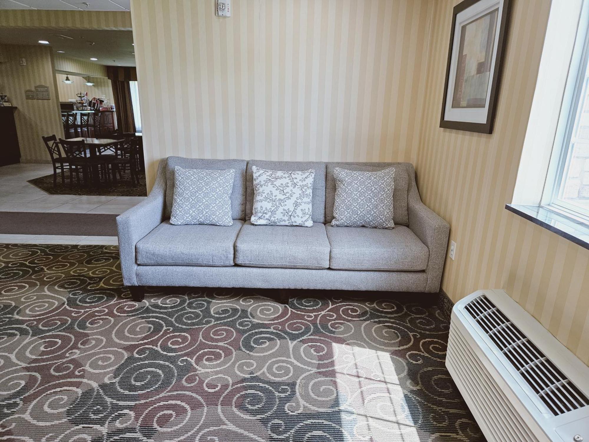 Cobblestone Inn & Suites - Bloomfield المظهر الخارجي الصورة