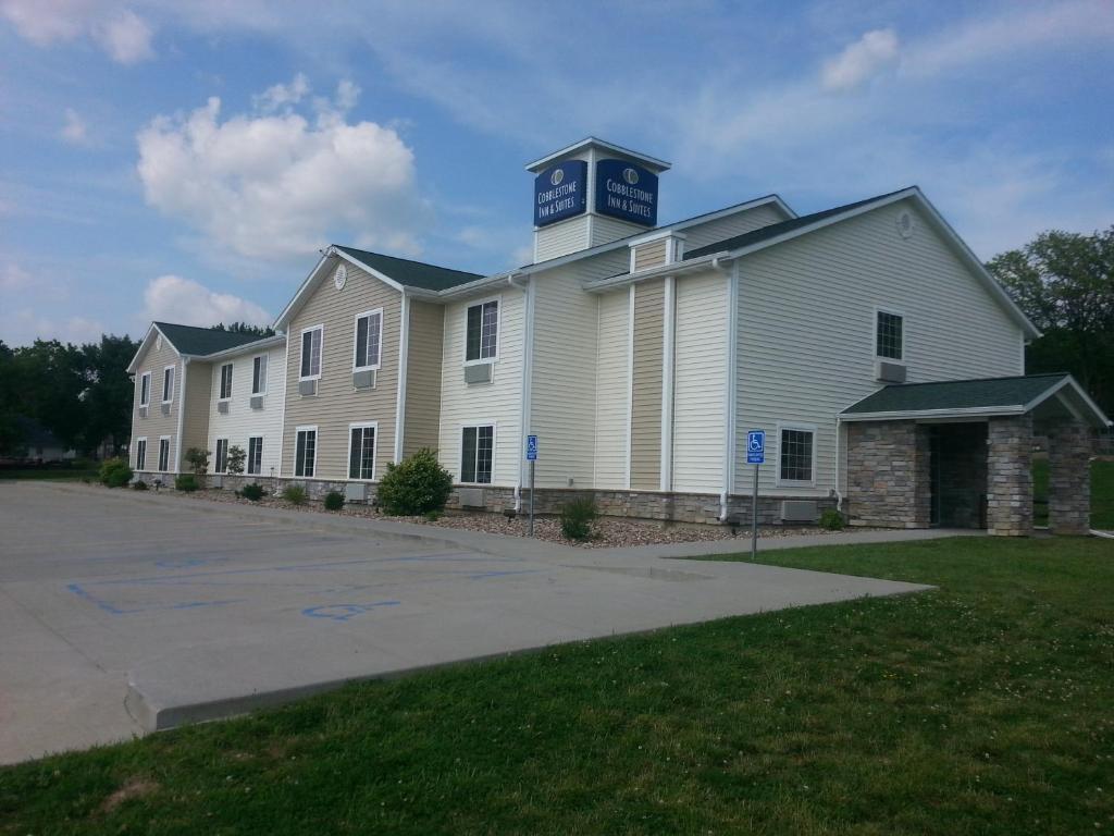 Cobblestone Inn & Suites - Bloomfield المظهر الخارجي الصورة