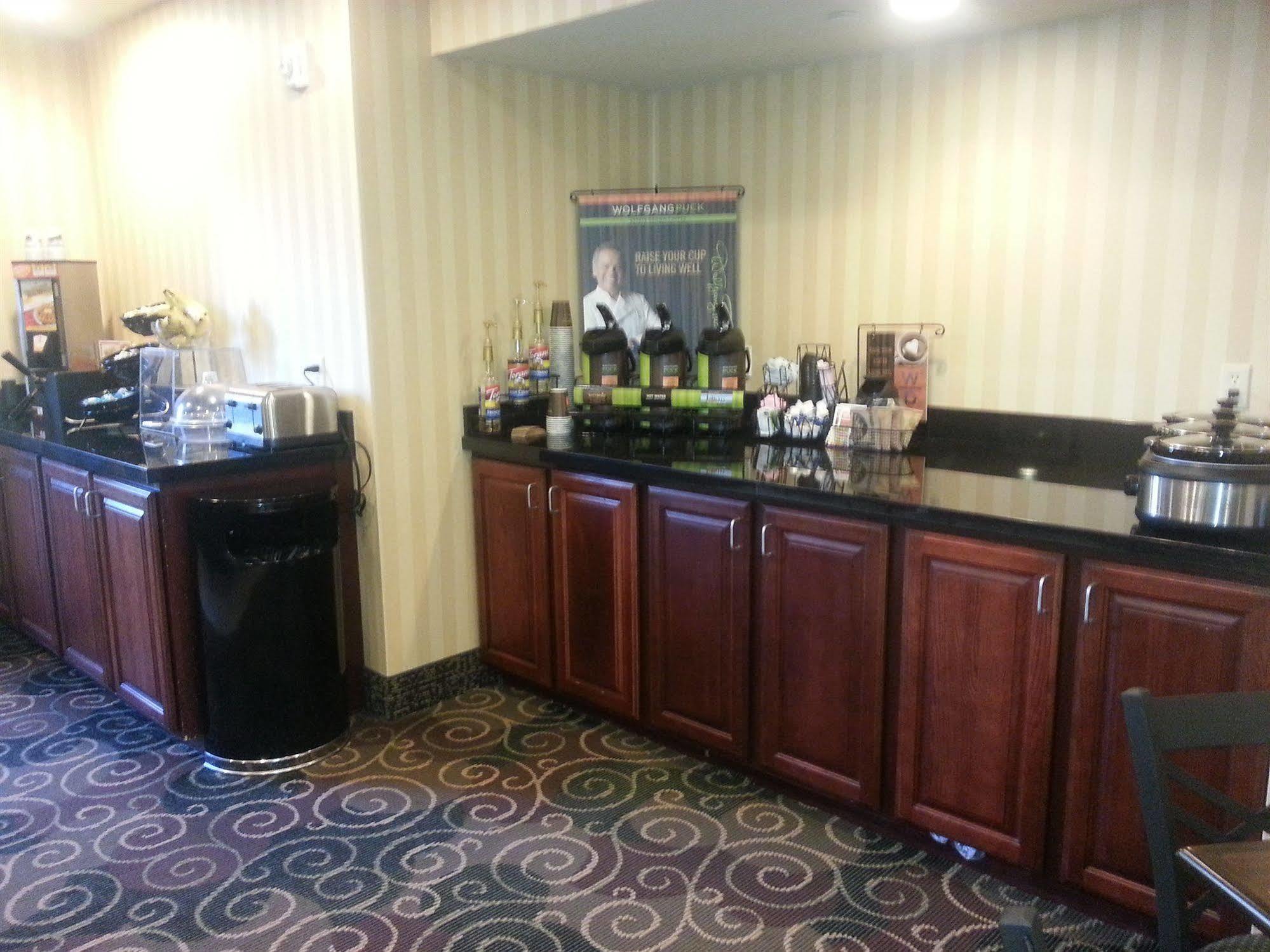 Cobblestone Inn & Suites - Bloomfield المظهر الخارجي الصورة